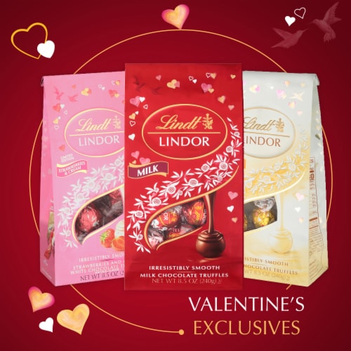 Lindt LINDOR Valentine's Milk Chocolate Candy Truffles Friend Heart Gift Box Perspective: bottom