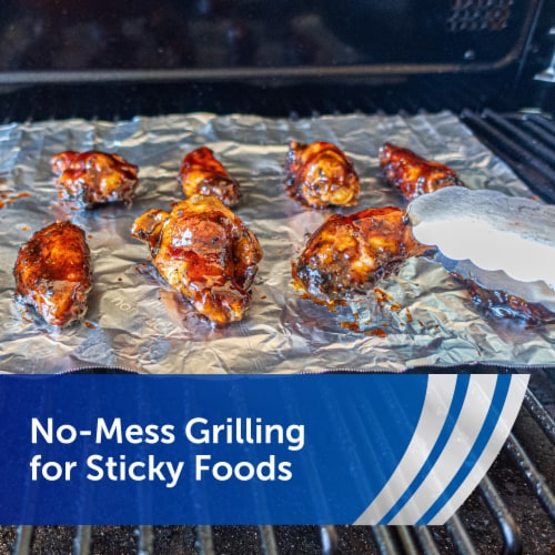 Reynolds Wrap® Grill Heavy Duty Non-Stick Aluminum Foil Perspective: bottom