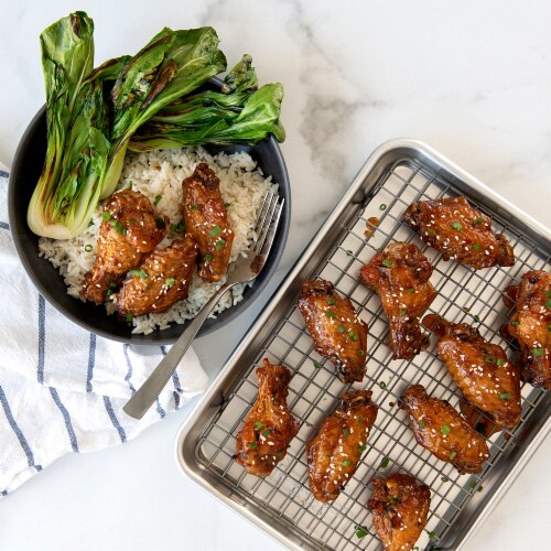 Naturals® Quarter Sheet with Oven-Safe Nonstick Grid Perspective: bottom
