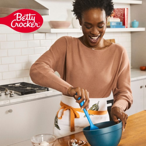 Betty Crocker Delights Supreme Triple Chunk Brownie Mix Perspective: bottom