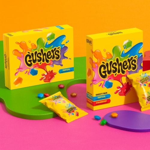 Gushers Strawberry and Tropical Fruit Flavored Snacks Variety Pack Perspective: bottom