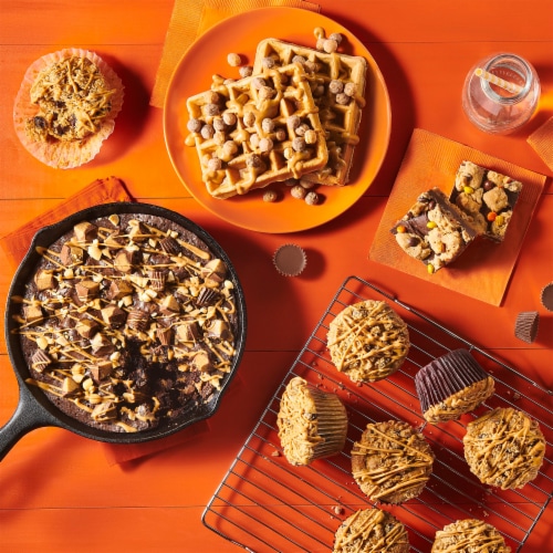 Betty Crocker Peanut Butter Cookie Mix With REESE'S PIECES Minis Candy Perspective: bottom