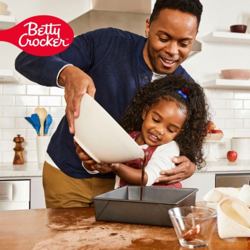 Betty Crocker OREO Chocolate Cake With OREO Cookie Pieces Baking Mix Perspective: bottom
