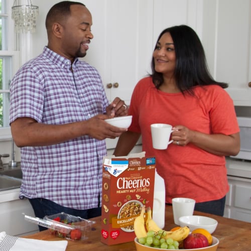 Cheerios Hearty Nut Medley Maple Cinnamon Flavored Breakfast Cereal Perspective: bottom