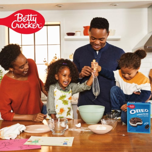 Betty Exclusives OREO Cookie Pie Baking Mix Perspective: bottom
