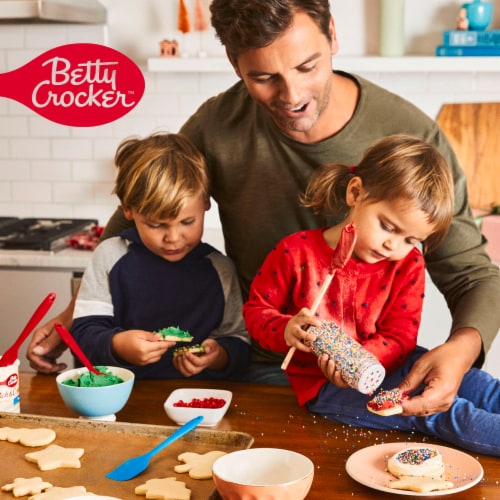 Betty Crocker Super Moist Devil's Food Cake Mix Perspective: bottom