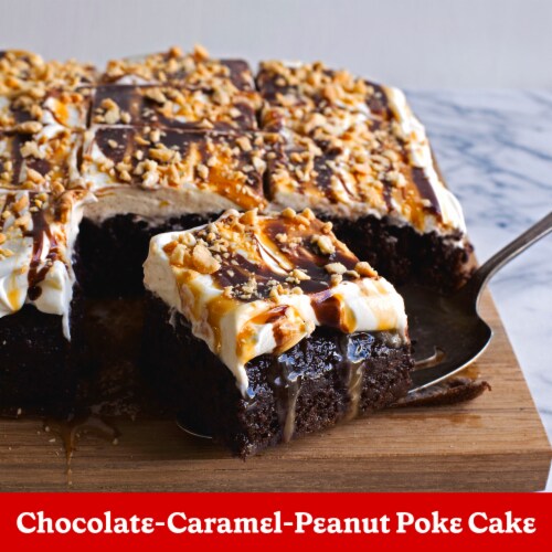 Betty Crocker™ Super Moist™ Chocolate Fudge Cake Mix Perspective: bottom