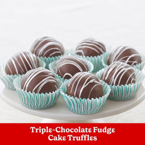 Betty Crocker Super Moist Triple Chocolate Fudge Cake Mix Perspective: bottom