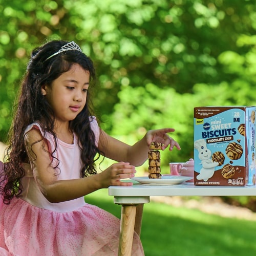 Pillsbury Chocolate Chip Soft Baked Mini Sweet Biscuits Perspective: bottom