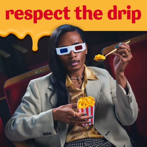 Velveeta Shells & Cheese Original Shell Pasta & Cheese Sauce Meal Perspective: bottom