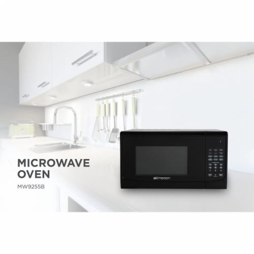 Black+Decker 700 Watt 0.7 Cubic Feet Stainless Steel Countertop Microwave  Oven, 1 Piece - Kroger