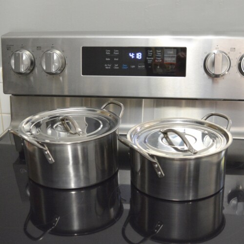 8 Piece Stainless Steel Stock Pot Set Perspective: bottom