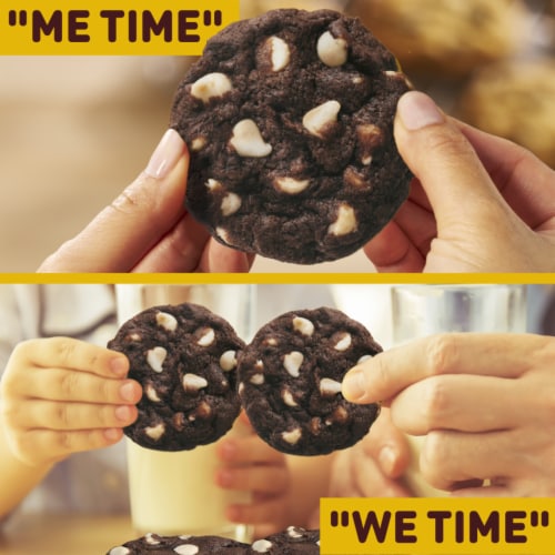 Nestle Toll House Premier White Chips Perspective: bottom
