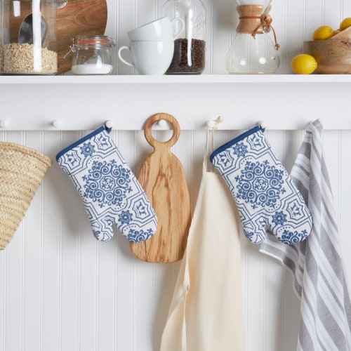 Martha Stewart Stripe Medallion Oven Mitts Perspective: bottom