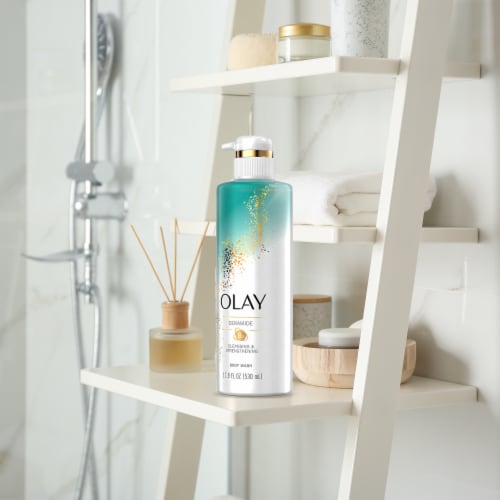 Olay Cleansing & Strengthening Ceramide and Vitamin B3 Complex Body Wash Perspective: bottom