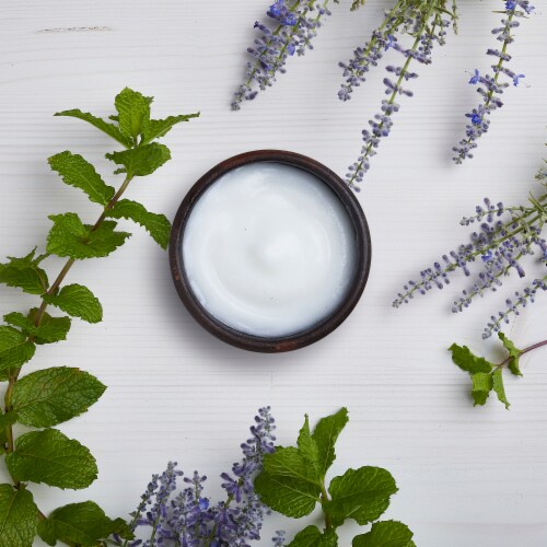 Old Spice GentleMan's Blend Lavender & Mint Men's Body Wash Perspective: bottom