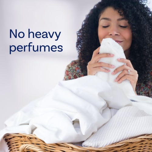 Downy Light White Lavender Mega Dryer Sheets Perspective: bottom
