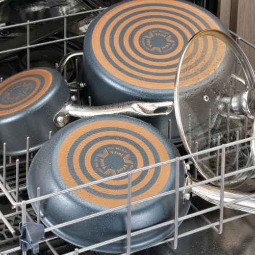 T-fal Endurance Platinum Sauce Pan Perspective: bottom