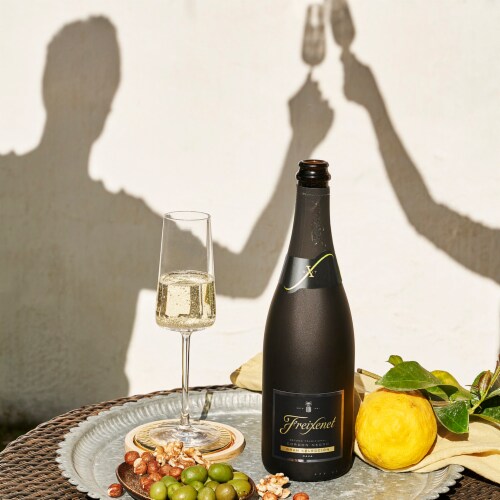 Freixenet Brut Cordon Negro Cava Spain Sparkling Wine Perspective: bottom