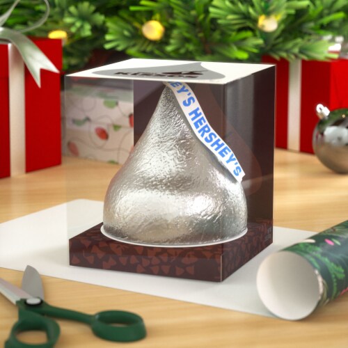 HERSHEY'S KISSES Milk Chocolate Christmas Candy Gift Box Perspective: bottom