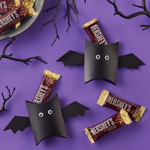 HERSHEY'S Milk Chocolate with Almonds Snack Size Halloween Candy Bag Perspective: bottom