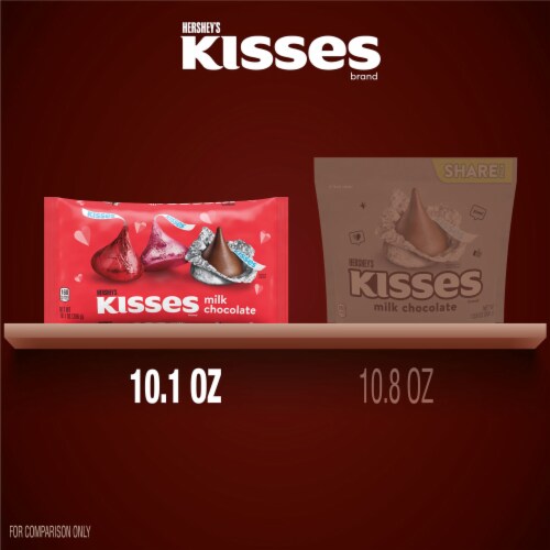 HERSHEY'S KISSES Milk Chocolate Valentine Candy Bag Perspective: bottom