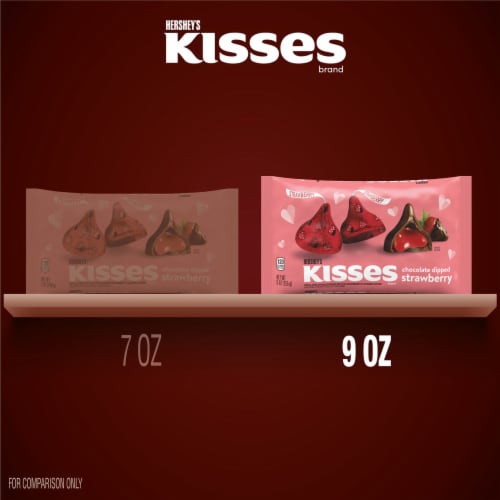 HERSHEY'S KISSES Chocolate Dipped Strawberry Valentine Candy Bag Perspective: bottom