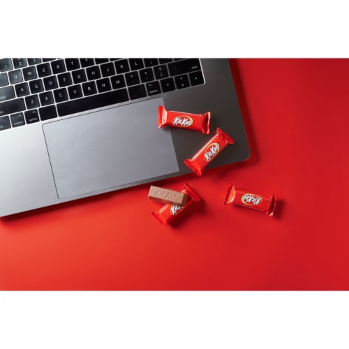KIT KAT® Miniatures Milk Chocolate Wafer Candy Share Pack Perspective: bottom