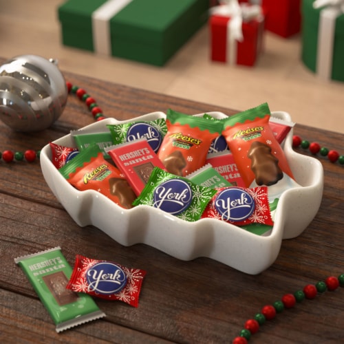 HERSHEY'S REESE'S and YORK Assorted Milk and Dark Chocolate Christmas Candy Variety Bag Perspective: bottom