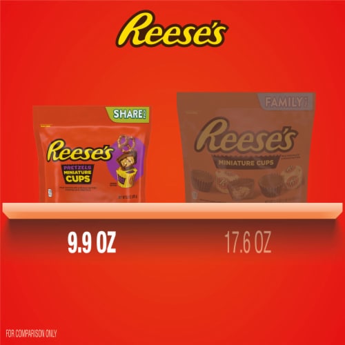 REESE'S Miniatures with Pretzels Milk Chocolate Peanut Butter Cups Candy Share Pack Perspective: bottom