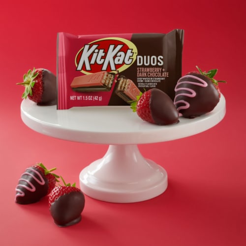 KIT KAT® DUOS Strawberry Flavored Creme and Dark Chocolate Wafer Candy Bar Perspective: bottom