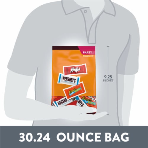 HERSHEY'S KIT KAT® and REESE'S Assorted Flavored Snack Size Candy Party Pack Perspective: bottom