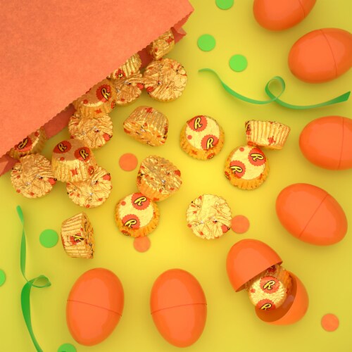REESE'S Miniatures Milk Chocolate Peanut Butter Cups Halloween Candy Family Pack Perspective: bottom