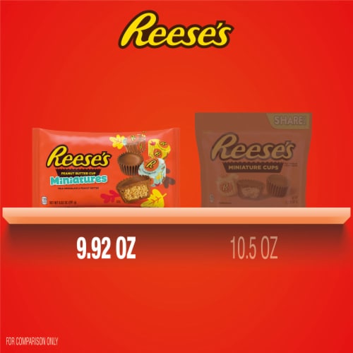 REESE'S Miniatures Milk Chocolate Peanut Butter Cups Halloween Candy Bag Perspective: bottom