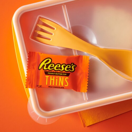REESE'S THiNS Milk Chocolate Peanut Butter Cups Individually Wrapped Bag Perspective: bottom