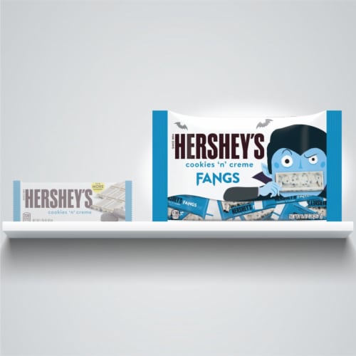 Hershey's Cookies 'N’ Creme Fangs Snack Size Candy Bars Perspective: bottom