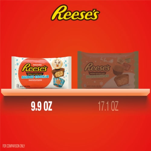 REESE'S Miniatures Sugar Cookie Milk Chocolate Peanut Butter Cups Christmas Candy Bag Perspective: bottom