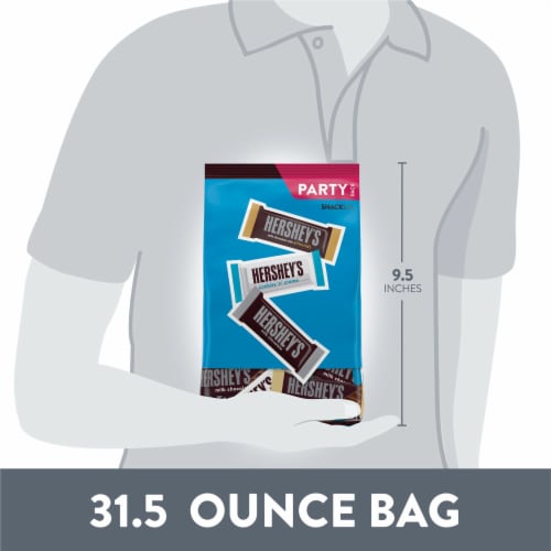 HERSHEY'S Assorted Milk Chocolate and White Creme Candy Party Pack Perspective: bottom