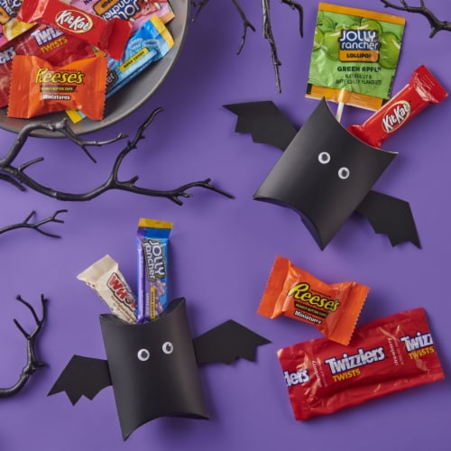 Hershey Miniatures Chocolate and Fruit Flavored Assortment Candy Halloween Bulk Variety Bag Perspective: bottom
