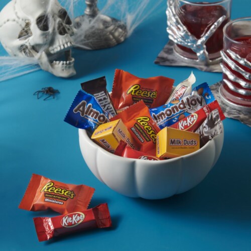 Hershey All Time Greats Miniatures Chocolate Assortment Candy Halloween Variety Bag Perspective: bottom
