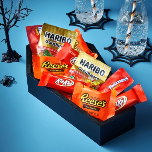 Hershey Assorted Flavored Snack Size Halloween Candy Variety Bag Perspective: bottom