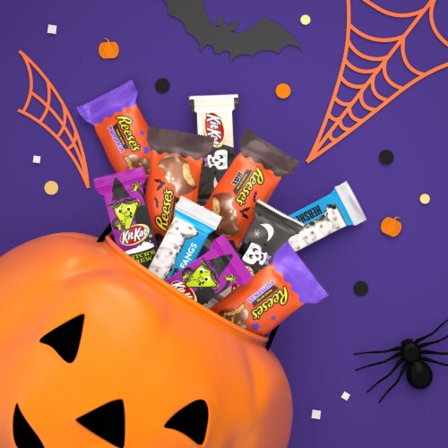 Hershey's Halloween Lover's Assorted Candy Perspective: bottom
