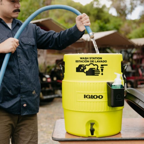 Igloo 2.5 gallon water hot sale cooler