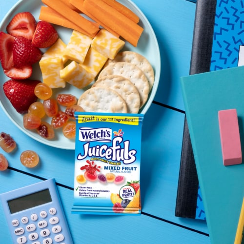 Welch's Juicefuls® Mixed Fruit Juicy Fruit Snacks Perspective: bottom