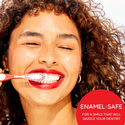 Colgate Optic White Whitening Toothpaste with Charcoal in Cool Mint Paste Perspective: bottom