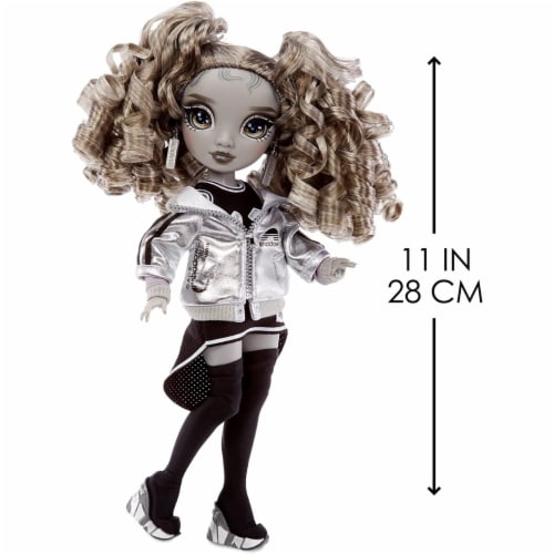 Rainbow High Shadow High Doll- Nicole Steel Perspective: bottom