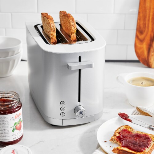 ZWILLING Enfinigy, 2-Slice Toaster, Extra Wide 1.5 Slots for Bagels and Toast, Silver Perspective: bottom