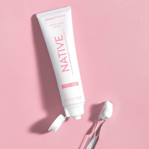 Native Charcoal with Mint Fluoride Toothpaste Perspective: bottom