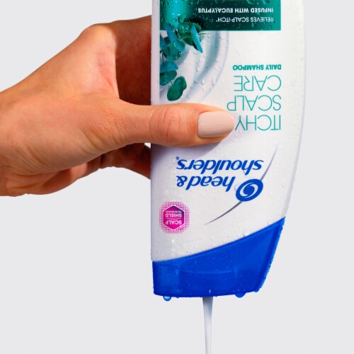 Head & Shoulders Itchy Scalp Care Anti-Dandruff Shampoo Perspective: bottom