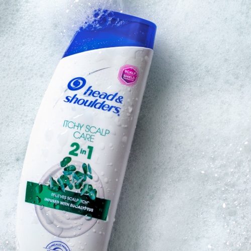Head & Shoulders Itchy Scalp Care Anti-Dandruff 2-in-1 Shampoo + Conditioner Perspective: bottom
